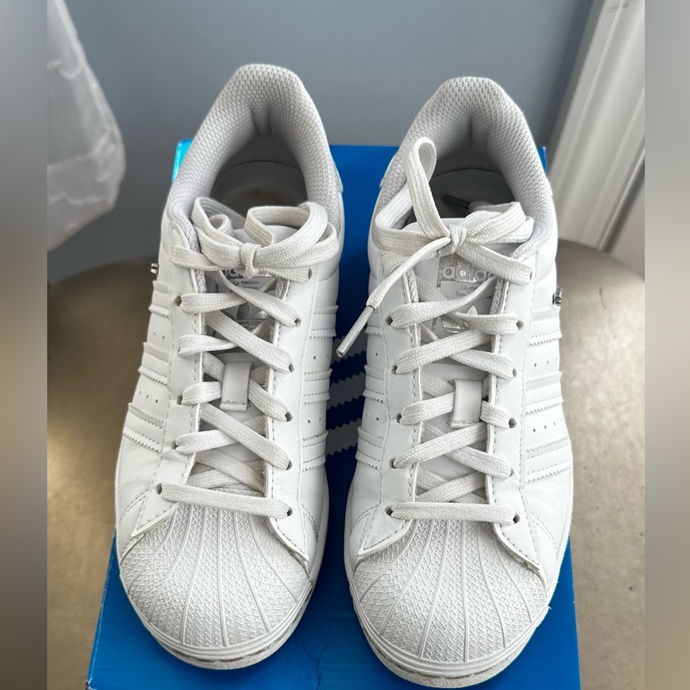 Adidas Superstars Big kids size 3 1/2
